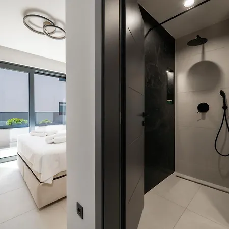 Luxury Helena, With Heated Pool Makarska