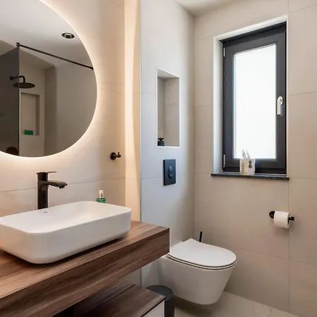 Villa Luxury Helena, With Heated Pool Makarska