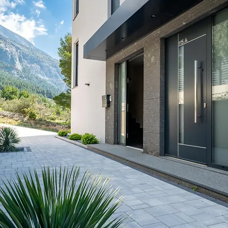 Luxury Helena, With Heated Pool * Makarska