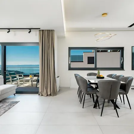 Helena * Μακάρσκα