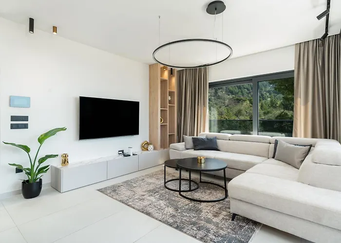 Helena Villa